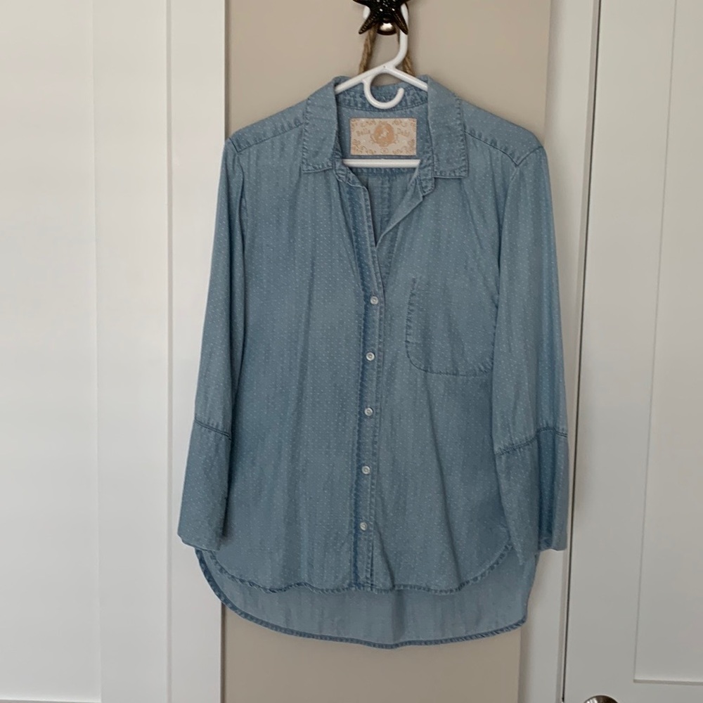 Bella Dahl, blue chambray / denim , polka dot,  3/4 sleeve, Medium, shirt